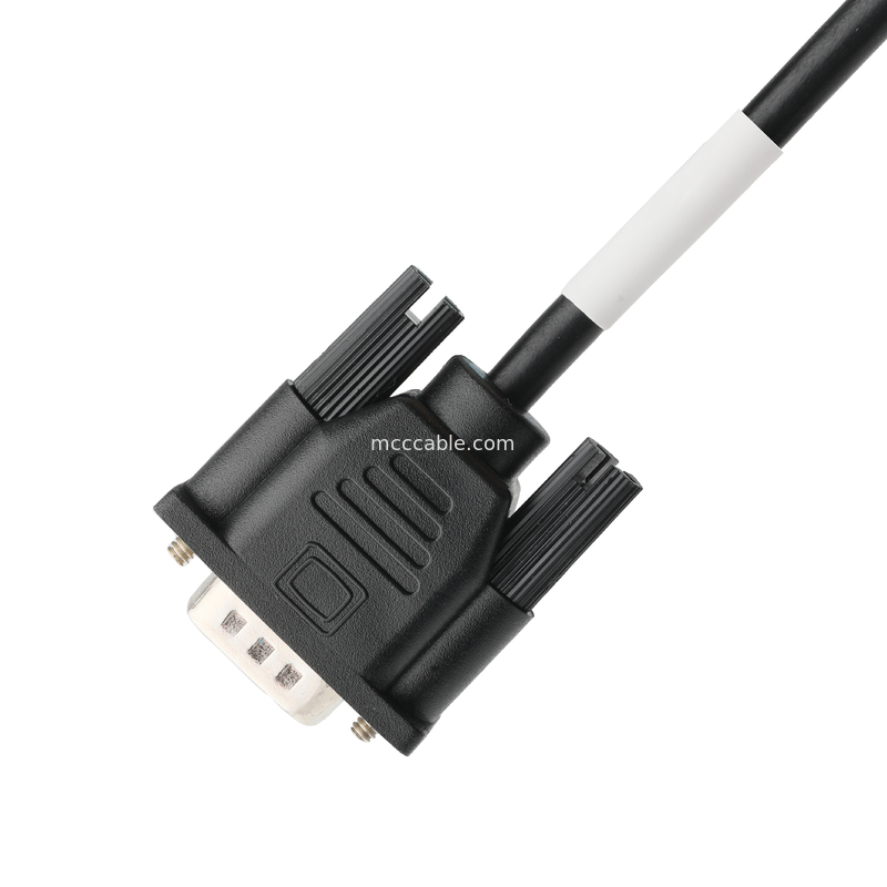 D-SUB-9Pin الذكور SOLDER TYPE قشرة مطاطية بيضاء مطاطية مطلية إلى D-SUB-9Pin FEMALE
