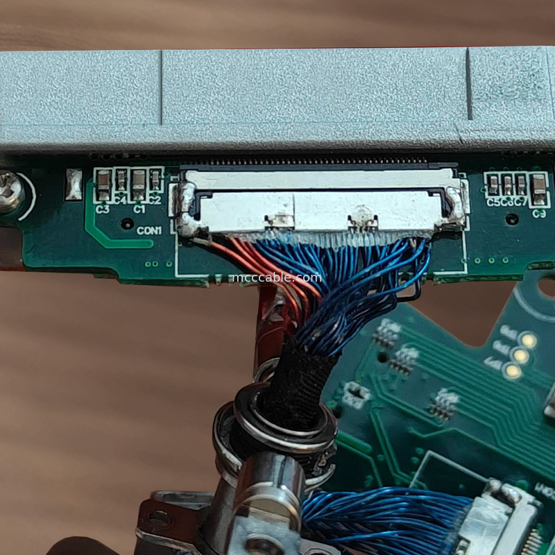 طول مخصص كابل LVDS الميكرو كوكسيال 0.4mm 20453z-030 SD إلى 20347 مع قفل ميكانيكي