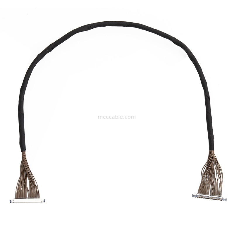 32 دبوس كابل ميكرو كواكسيال 0.3mm Pitch 20496-032T-40 كابل Lvds للطائرات بدون طيار 32P