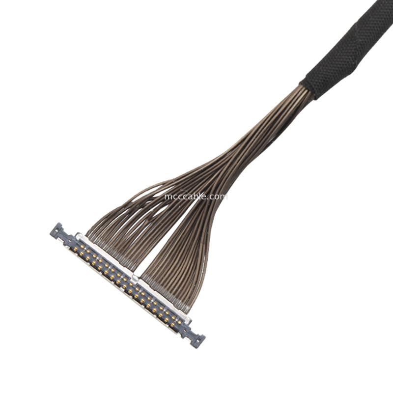32 دبوس كابل ميكرو كواكسيال 0.3mm Pitch 20496-032T-40 كابل Lvds للطائرات بدون طيار 32P