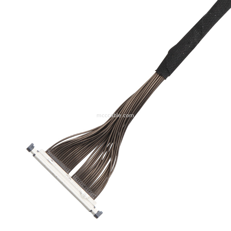 32 دبوس كابل ميكرو كواكسيال 0.3mm Pitch 20496-032T-40 كابل Lvds للطائرات بدون طيار 32P
